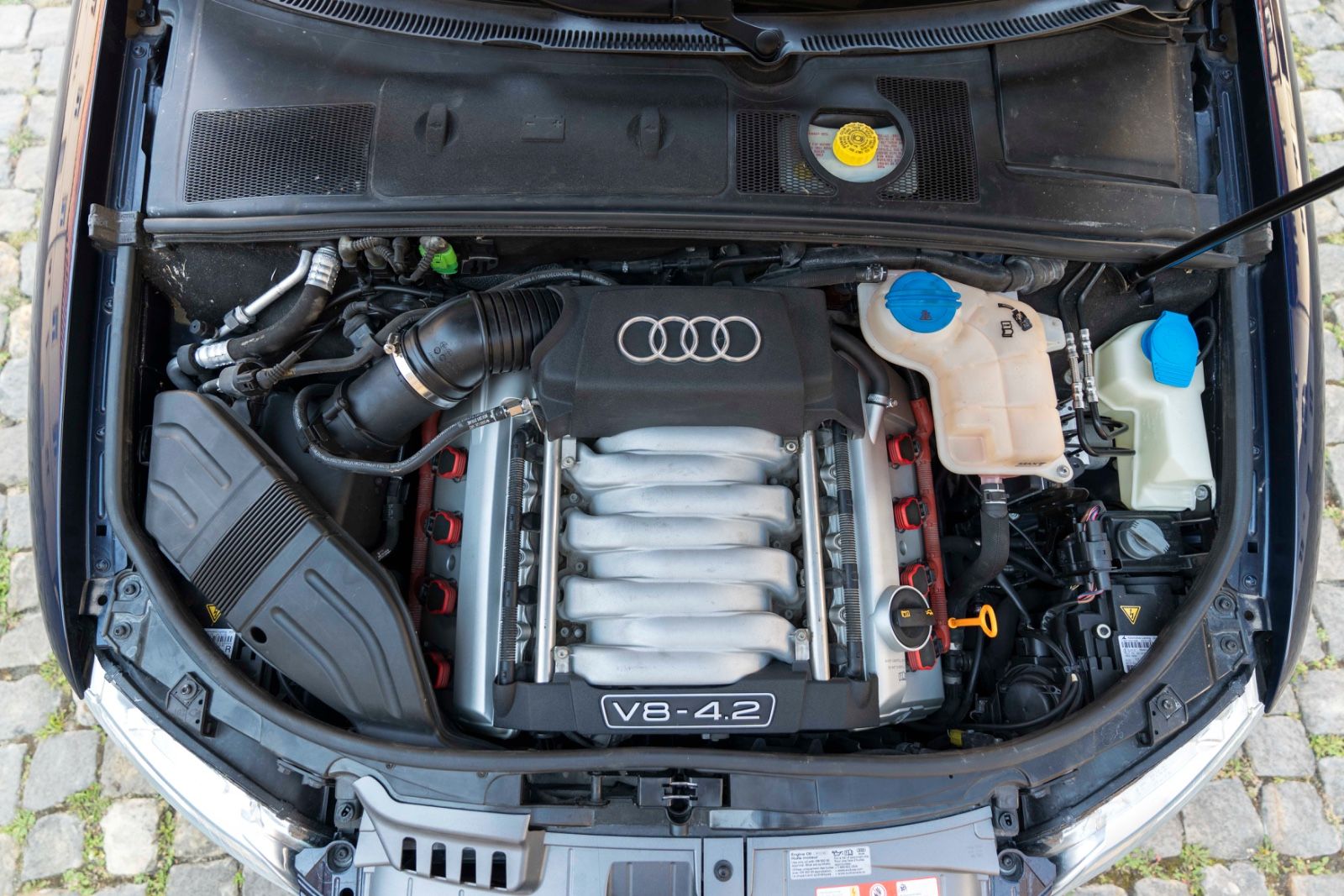 Fahrzeugabbildung Audi S4 Cabriolet 4.2 quattro TEMPOMAT M+S LEDER