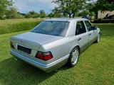 Mercedes-Benz E 320  - Oldtimer: Limousine