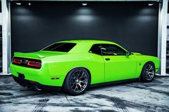 DODGE Challenger SRT 6.4l V8 - Unfallfrei - DE Modell