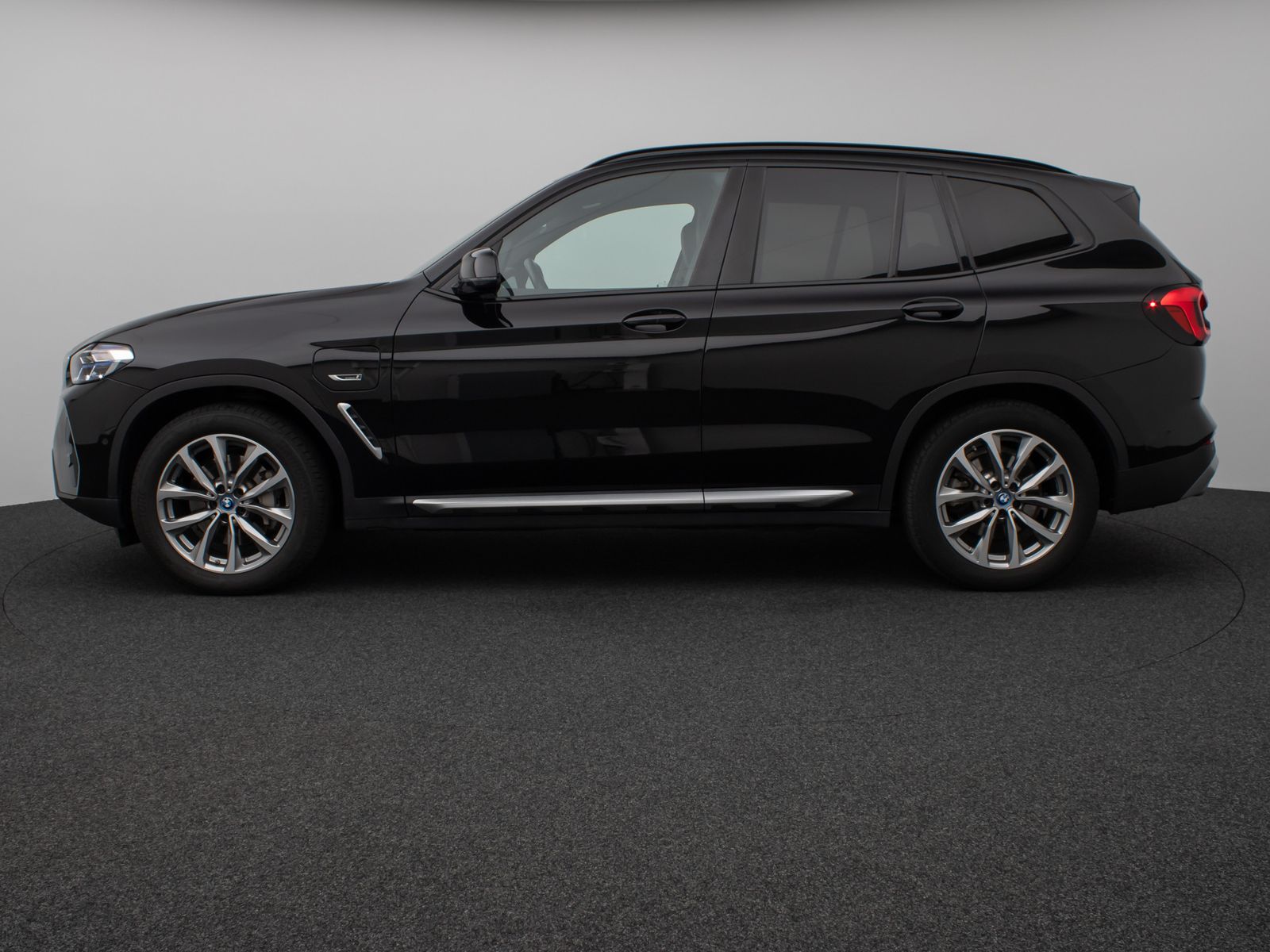 Fahrzeugabbildung BMW X3 xD30e Laser Kamera HUD DAB AHK Komfort 19Zoll