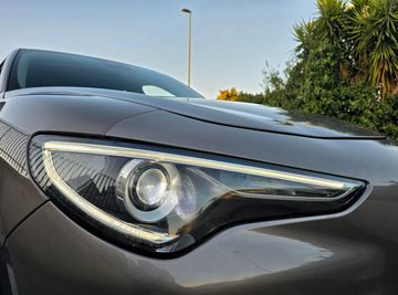 Alfa-Romeo Stelvio - 8