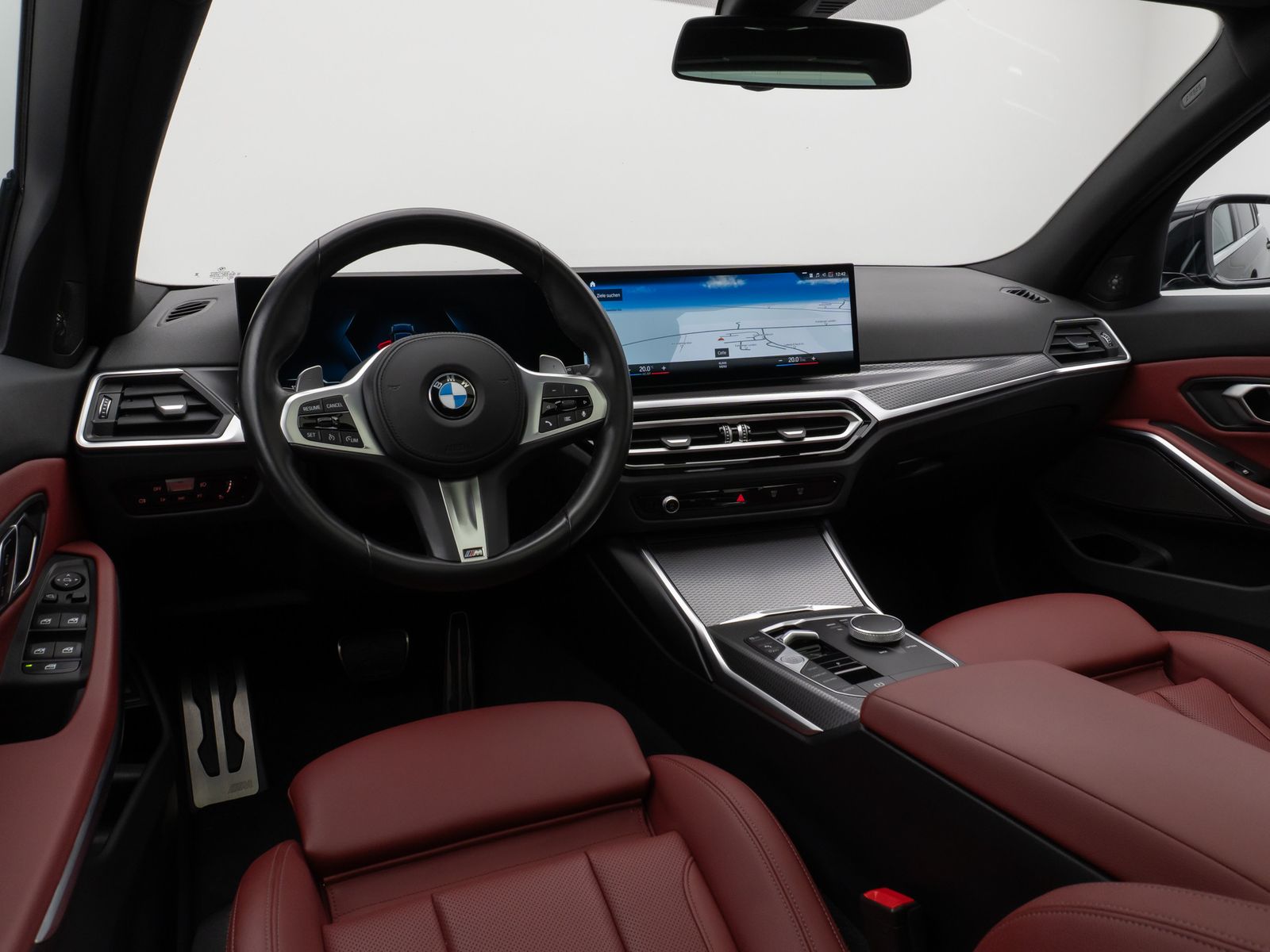 Fahrzeugabbildung BMW 330i M Sport Panorama Kamera DAB H/K DrivAssist