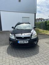 Skoda Octavia 2.0 TDI DSG RS RS - Skoda aus 2009: RS