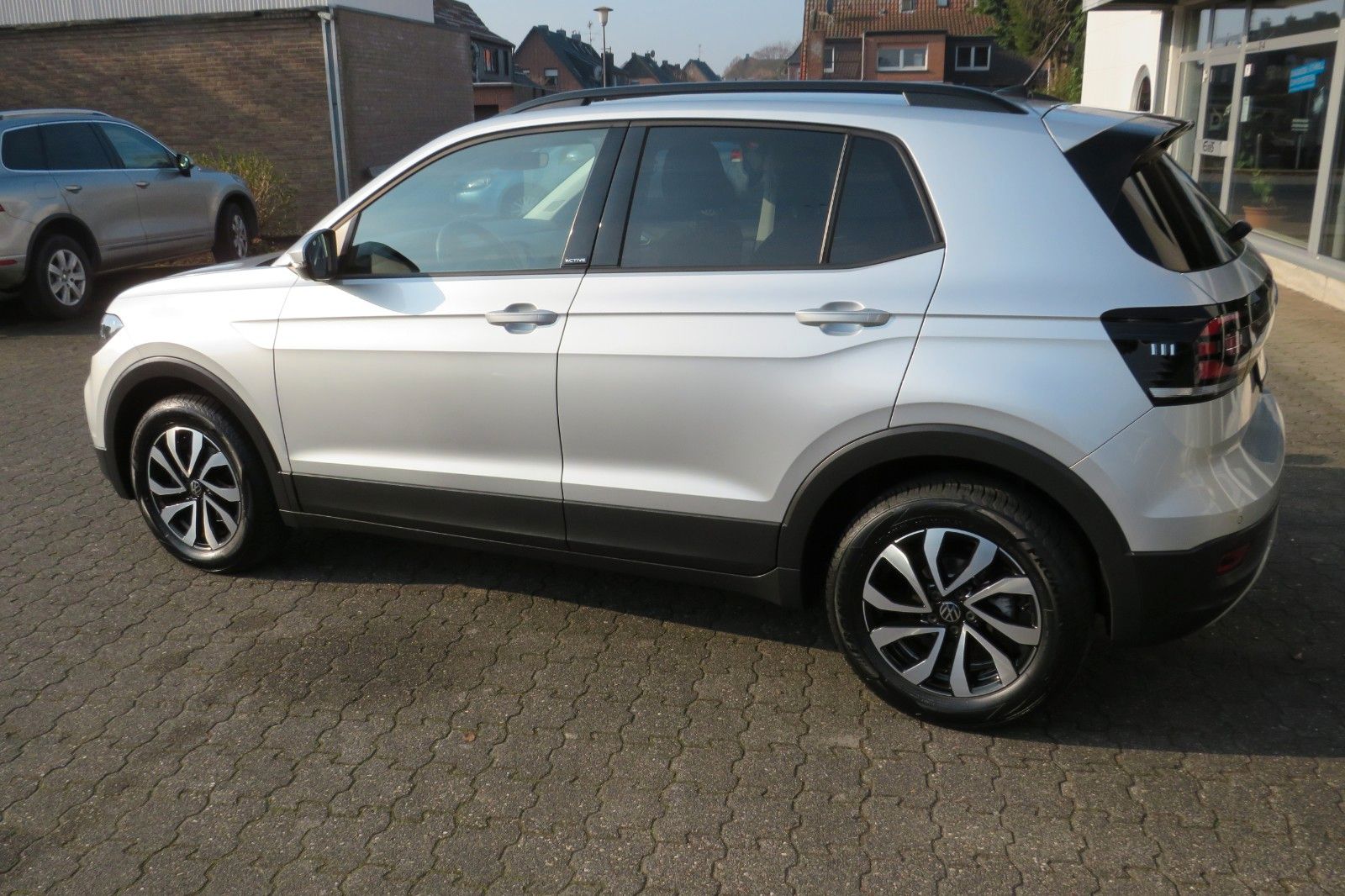 Fahrzeugabbildung Volkswagen T-Cross Active ACC NAVI APP GJ SITZH. PDC 1HD