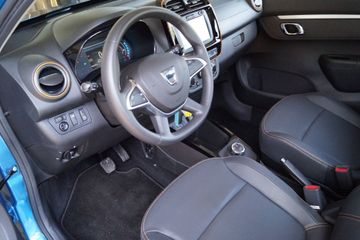 Dacia Spring Comfort Plus Elektro NAVI-KLIMA-KAMERA-PD