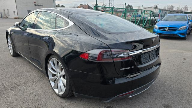 Tesla Model S85