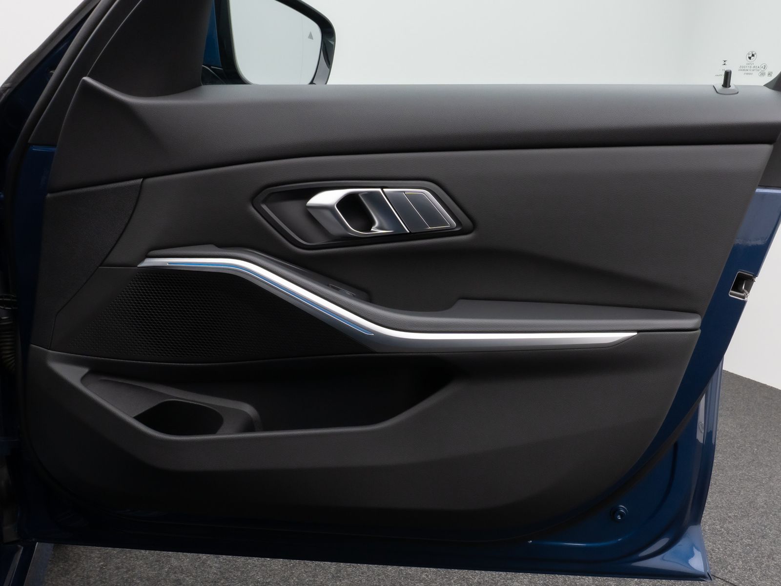 Fahrzeugabbildung BMW 330e xD Luxury Line Panorama Kamera HUD DAB AHK
