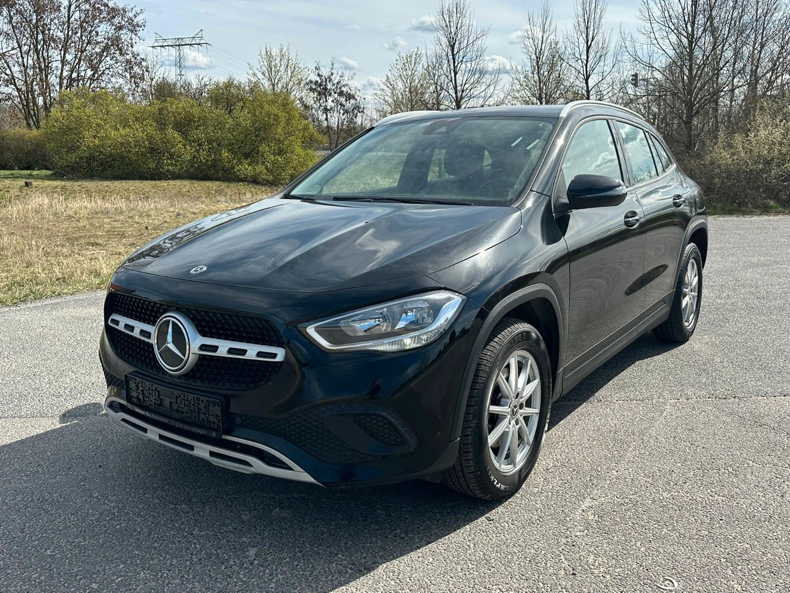 Mercedes-Benz GLA 180d Business Solution - Diesl