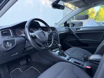 Volkswagen Golf - 8