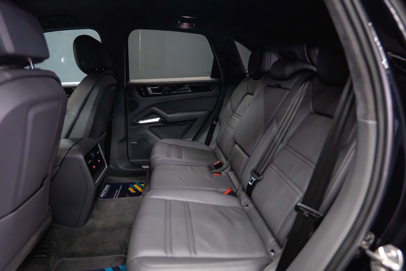 Fahrzeugabbildung Porsche Cayenne Turbo V8 Sport Chrono Black *ACC*LED*