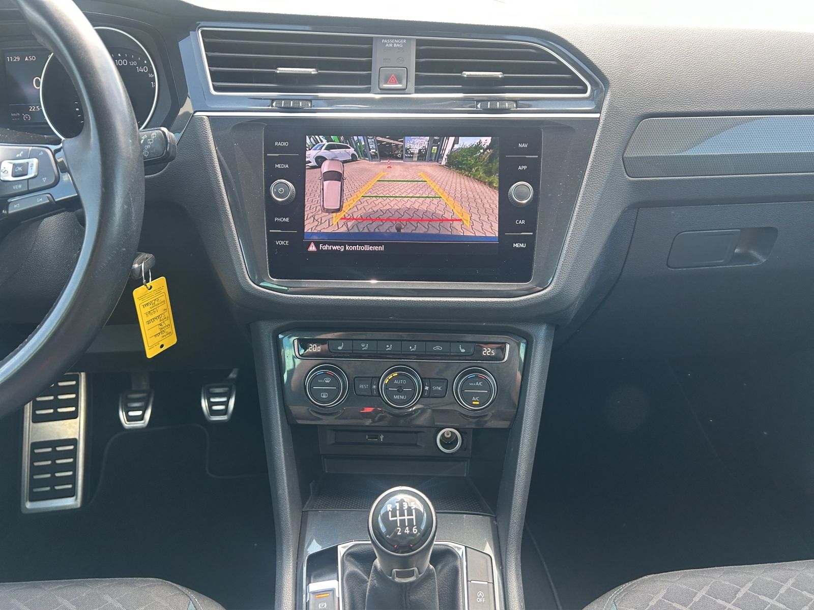 Fahrzeugabbildung Volkswagen Tiguan IQ.DRIVE LED Navi ACC AHK RFK SHZ