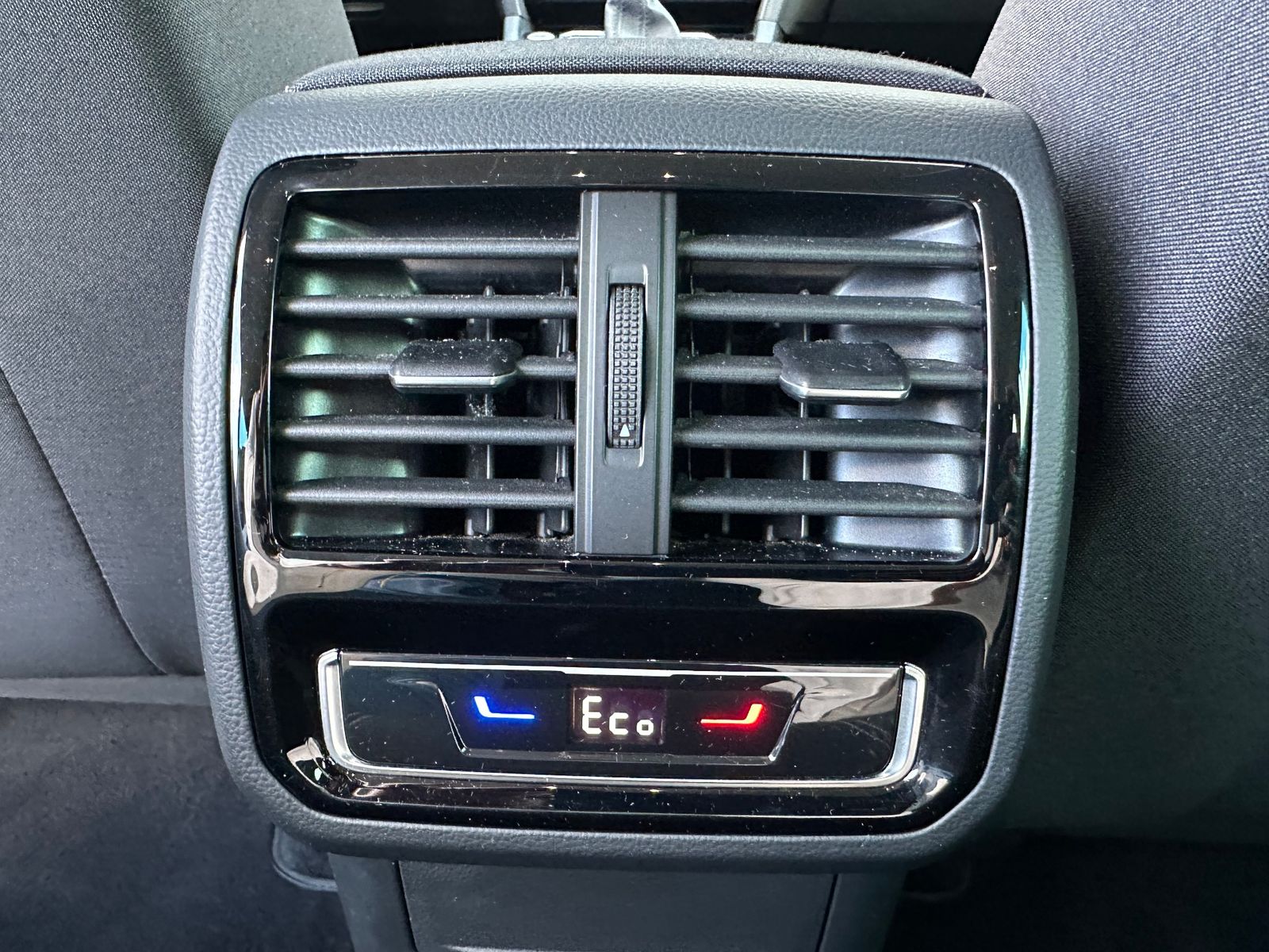 Fahrzeugabbildung Volkswagen Passat Variant GTE R-Line NAV+LED+KAM+HUD+AHK