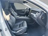 Volvo XC60 B4 AWD Mild Hybrid Momentum Pro ACC BLIS SD - Volvo Hybrid (Diesel/Elektro)