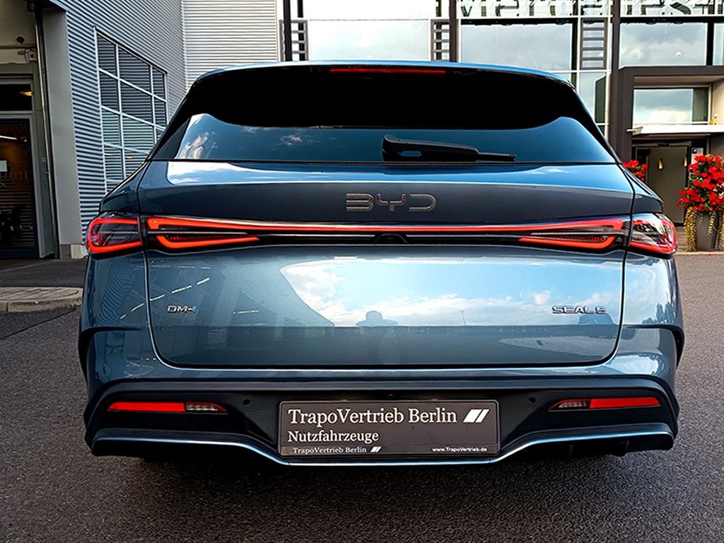 BYD SEAL 6