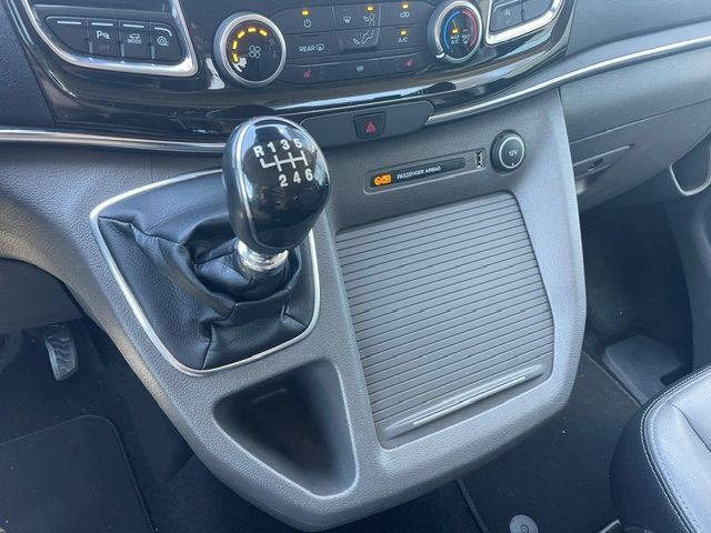 Fahrzeugabbildung Ford Tourneo Custom 320 L1 Titanium X Kamera AHK