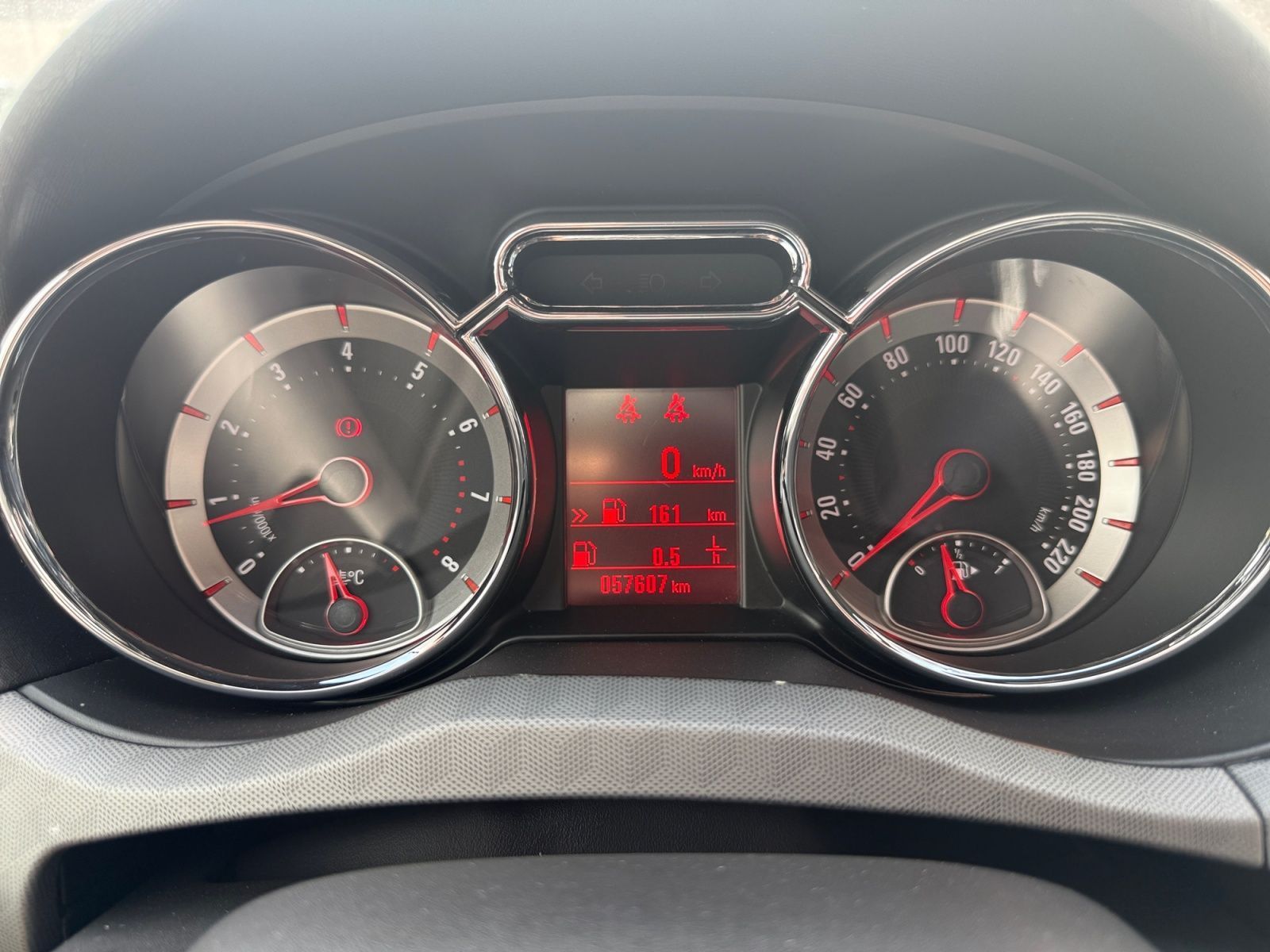 Fahrzeugabbildung Opel Adam 1.2 Open Air TEMPO GARANTIE