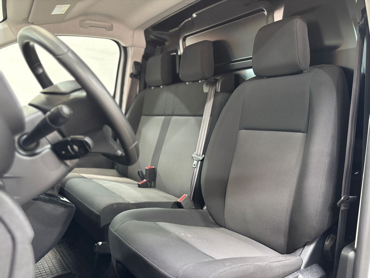 Fahrzeugabbildung Opel Vivaro 2.0 D Edition L3 #Sortimo#Kamera#Carplay#