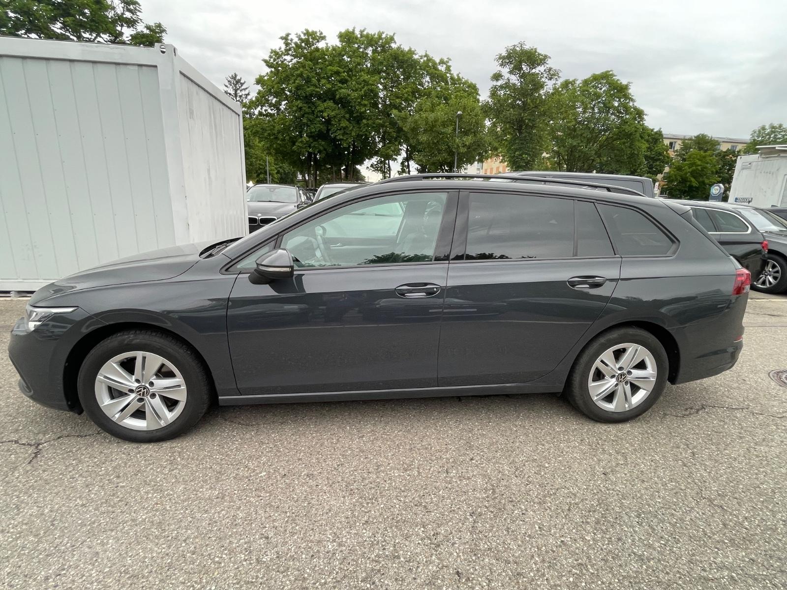 Volkswagen Golf VIII Variant Life