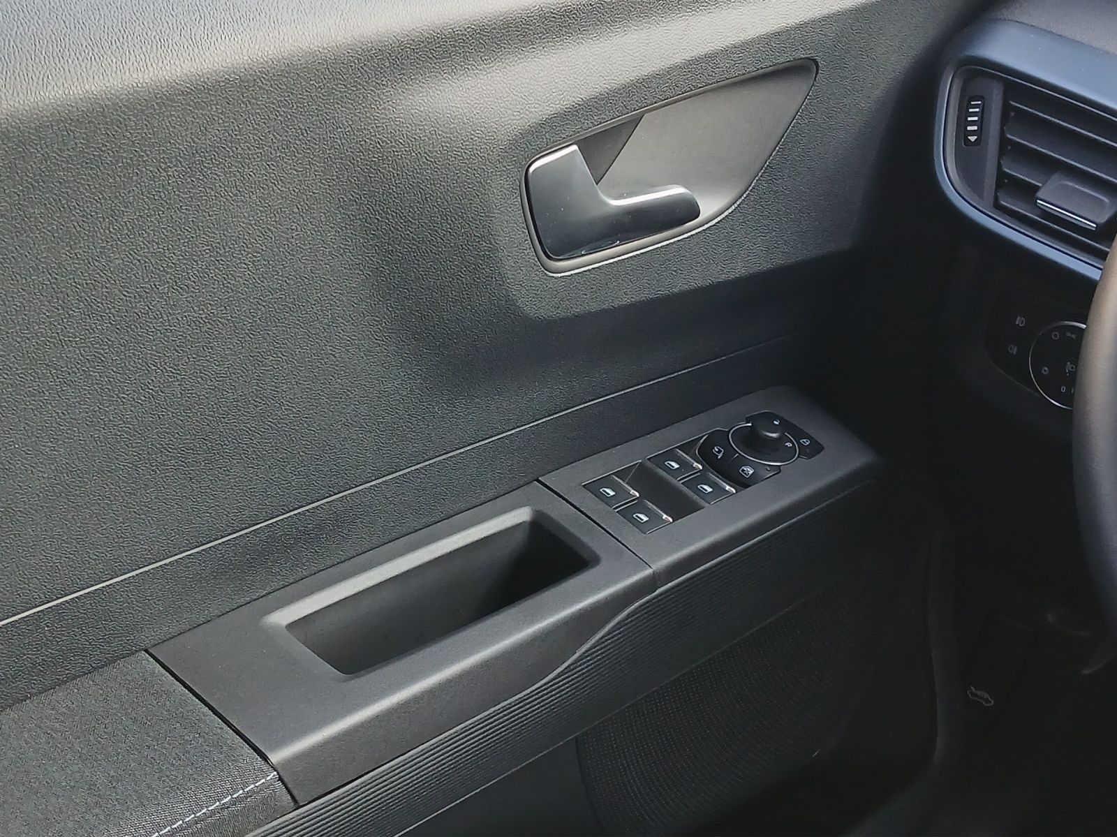 Fahrzeugabbildung Ford Tourneo Courier 1.0 EcoBoost Active Navi ACC RFK
