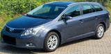 Toyota Avensis 1.8 Kombi 1.Hand Automatik Navi Kamera - Toyota Avensis mit Benzin-Antrieb: Kombi, Automatik, 1.8