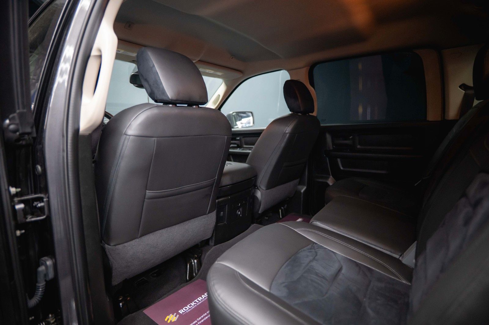 Fahrzeugabbildung Dodge RAM 5.7 V8 HEMI 4x4 OFFROAD Night-Paket *LED*AHK