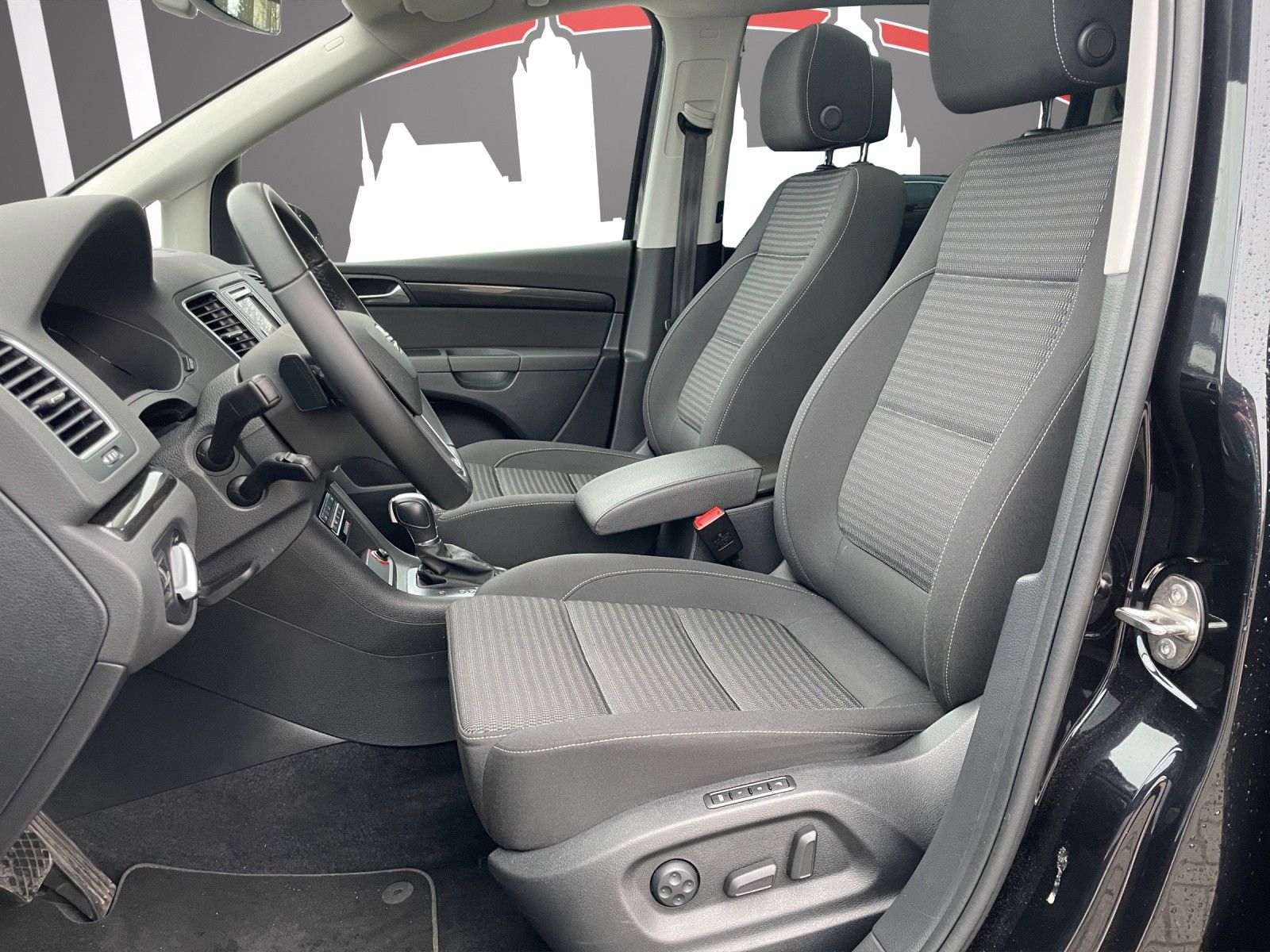 Fahrzeugabbildung SEAT Alhambra 1.4TSI DSG AHK/NAVI/XENON/SHZ/ACC/7Sitz