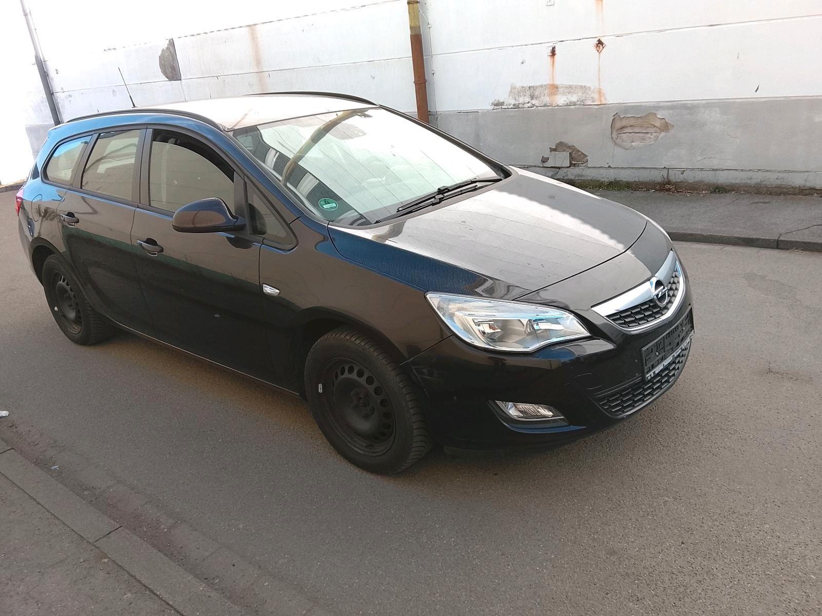 Opel Astra 2012 — engine 120 HP (88kW)