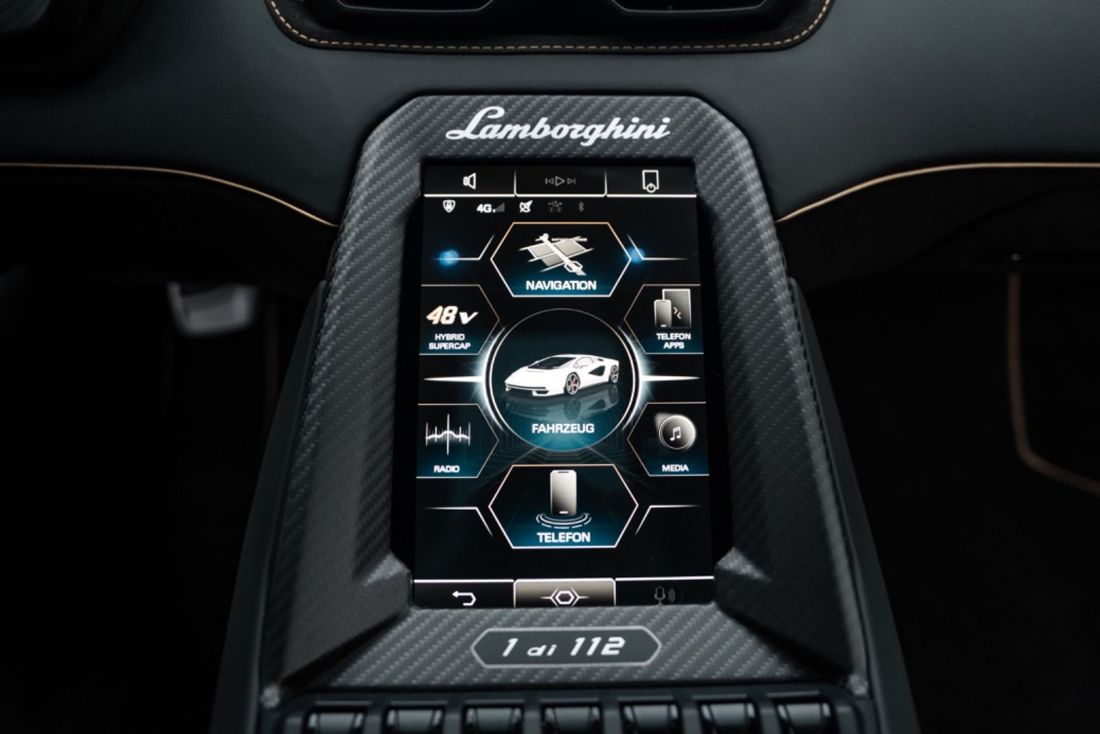 Fahrzeugabbildung Lamborghini Countach LPI 800-4 1of112/CARBON/LIFT