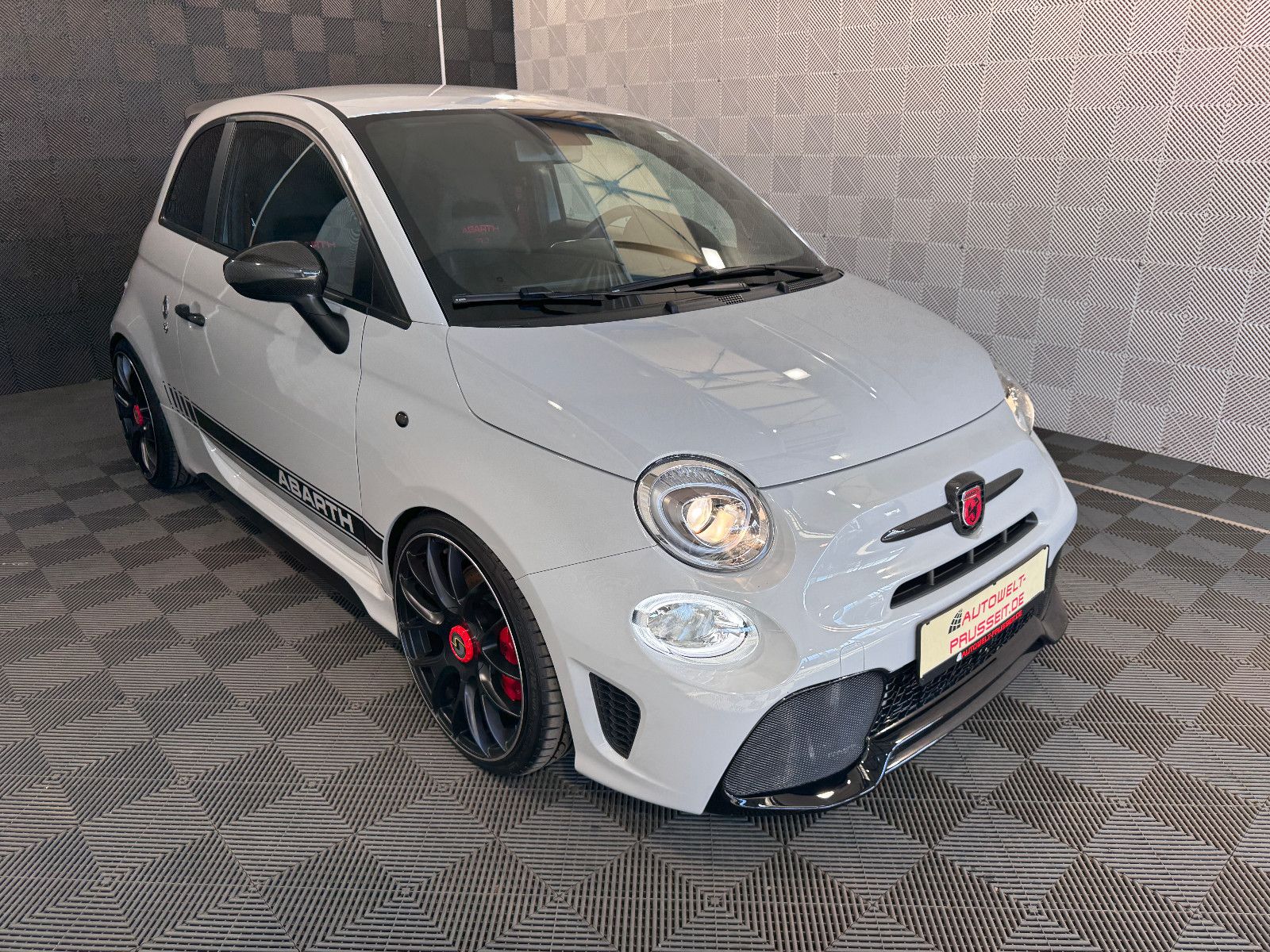 Gebrauchtwagen Abarth 595*ESSEESSE*BEATS-SPORTSITZE-KLIMA-APPLE-BREMBO 595*ESSEESSE*BEATS-SPORTSITZE-KLIMA-APPLE-BREMBO in Künzell