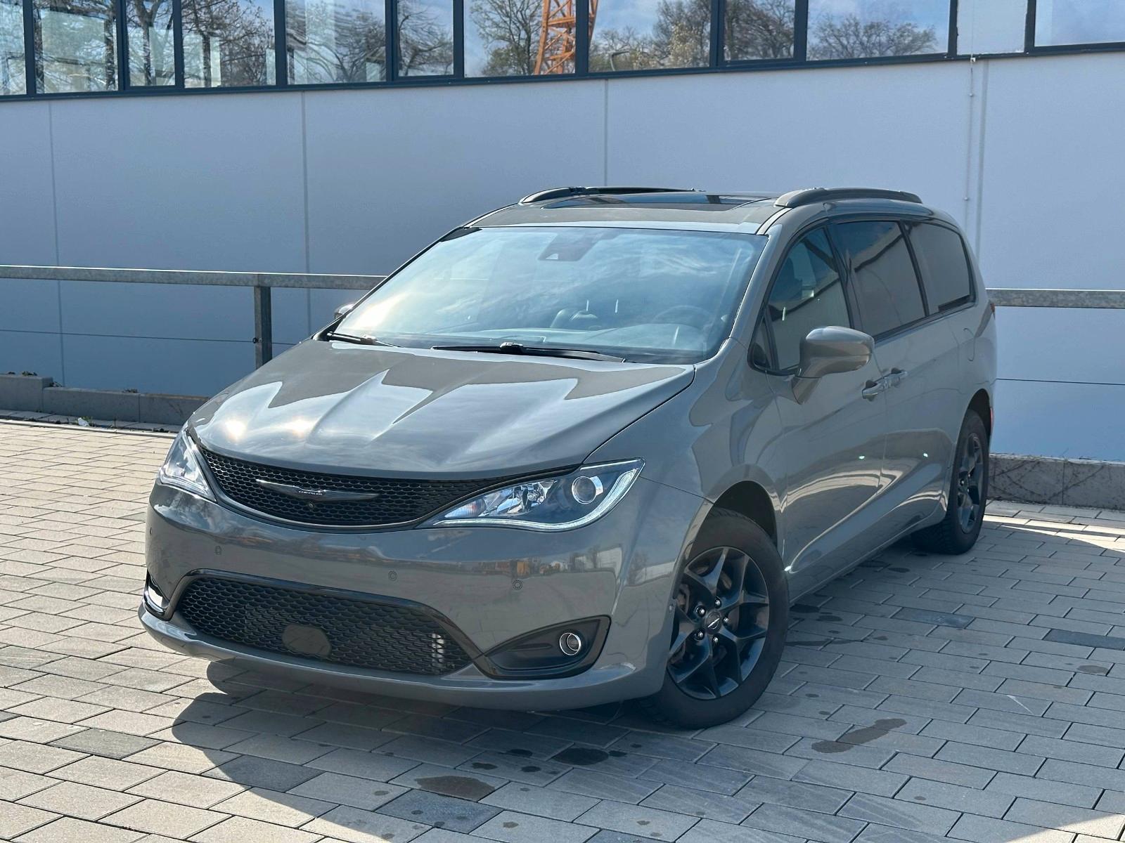 Chrysler Pacifica Launch Edition AWD