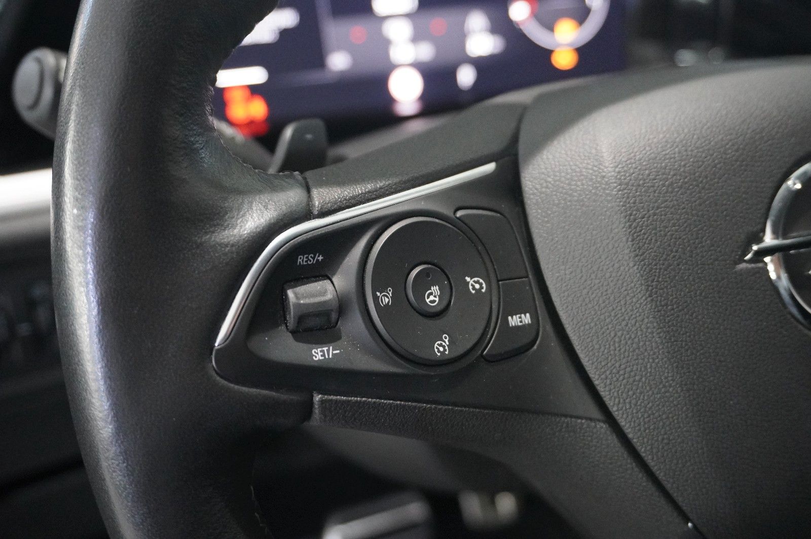 Fahrzeugabbildung Opel Grandland (X) 1.2T GS LINE NAVI/LED/KAMERA/DAB+