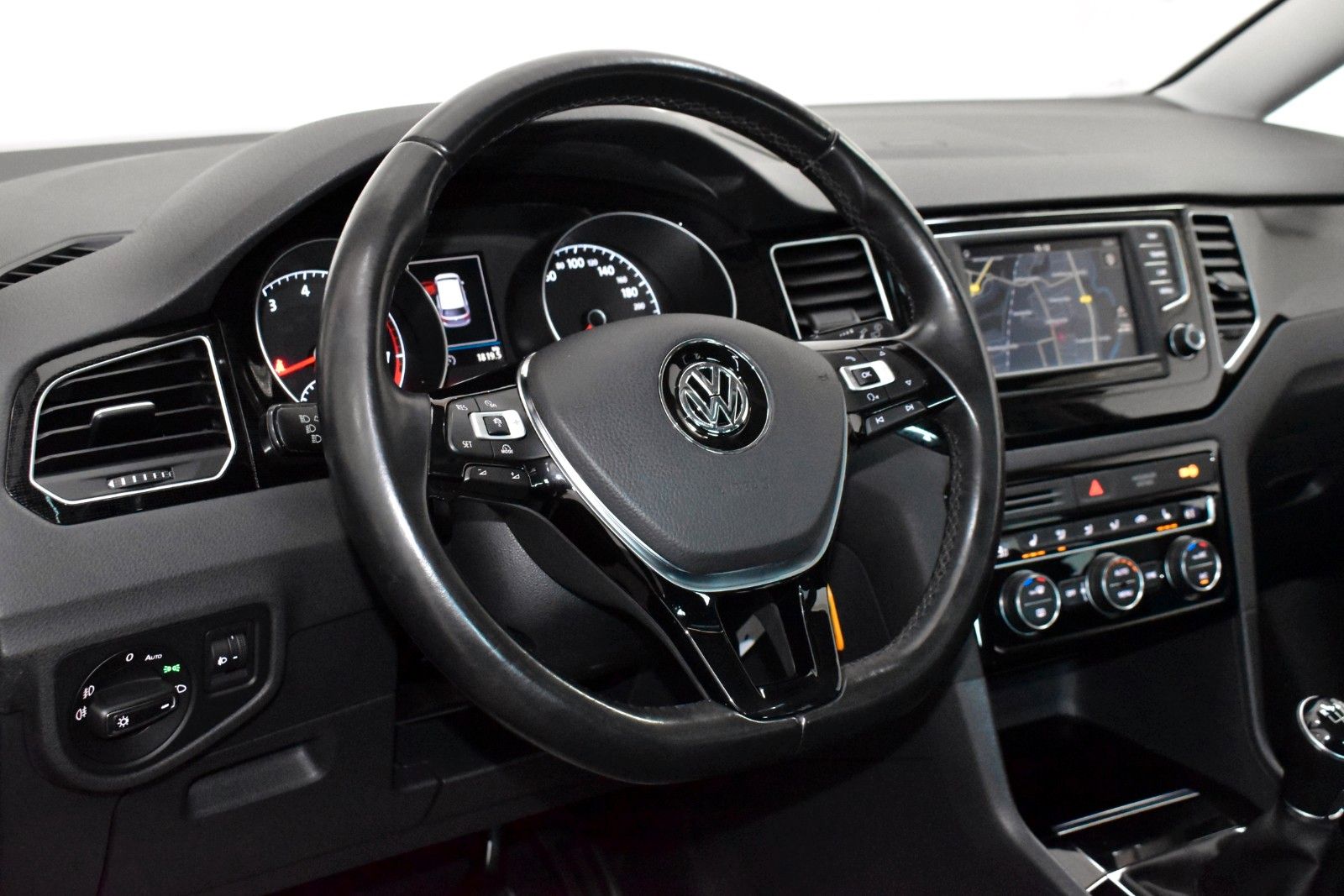 Fahrzeugabbildung Volkswagen Golf Sportsvan ACC,Panorama,Navi,SH,PDC,+WR