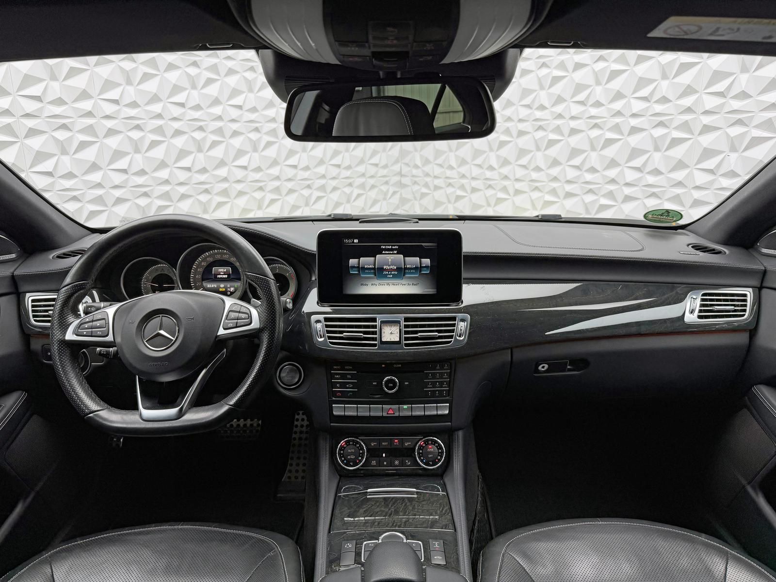 Fahrzeugabbildung Mercedes-Benz CLS 350 BLUETEC/AMG/AIRMATIC/ACC/NAV/KEYLES/360°