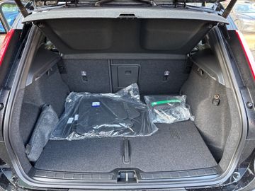 Volvo XC40 Plus Black Edition 2WD*Licht-P*360°*