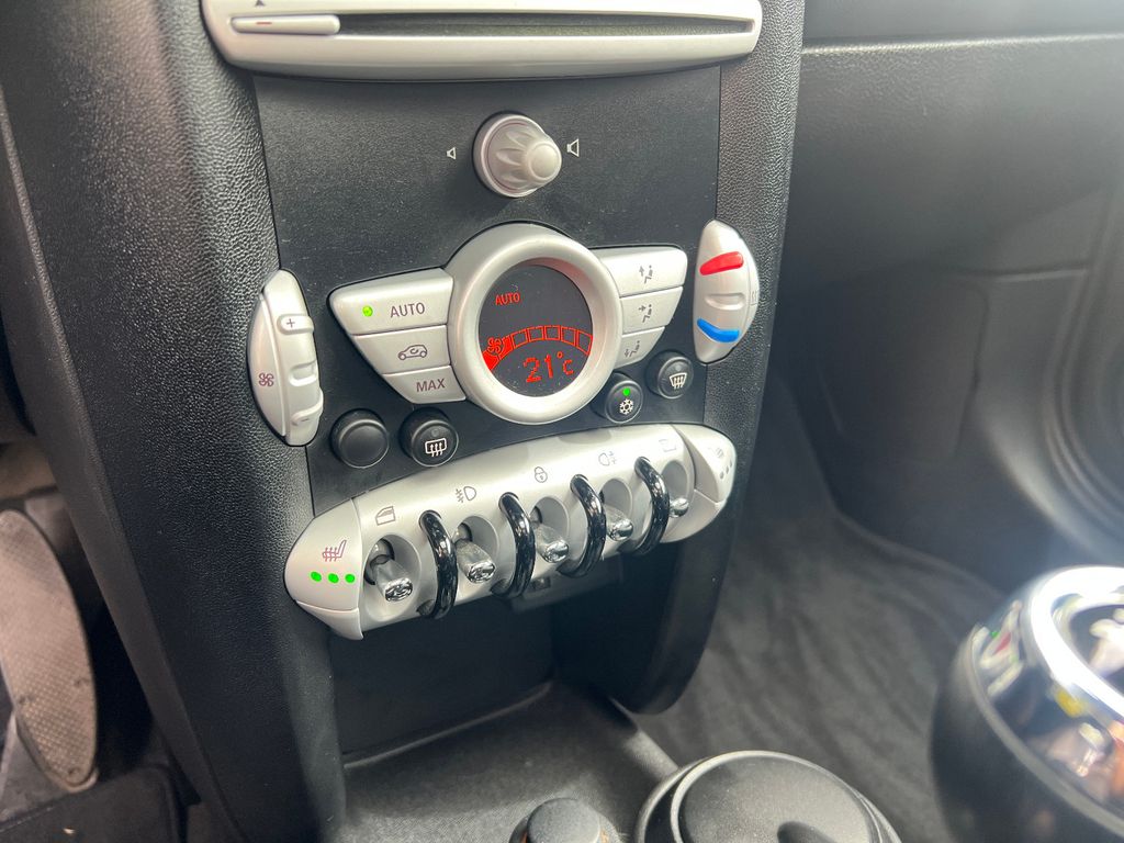 Mini Cooper Mini Cooper 1.6l 88KW PANO LEDER SITZH TEMPOMAT
