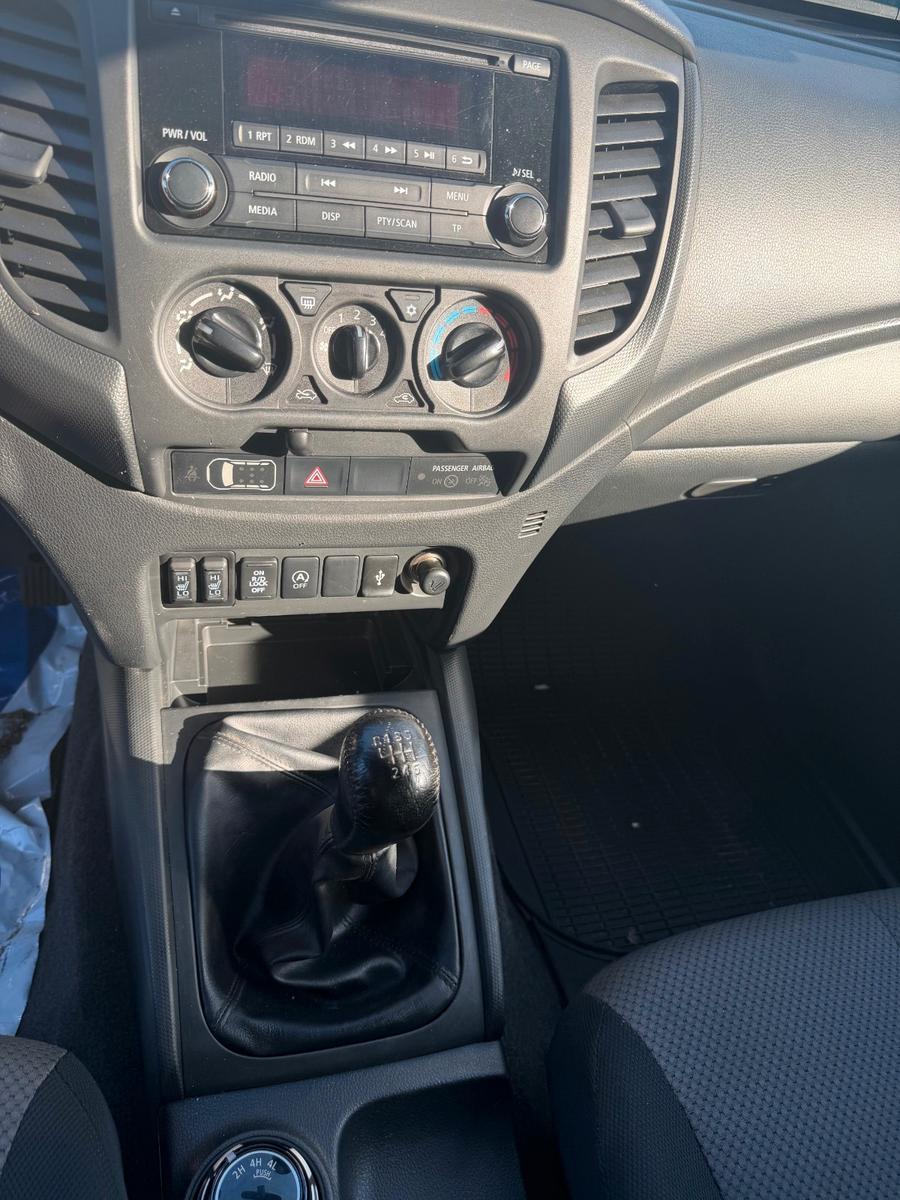 Mitsubishi L200 Basis Club Cab 4WD Klima
