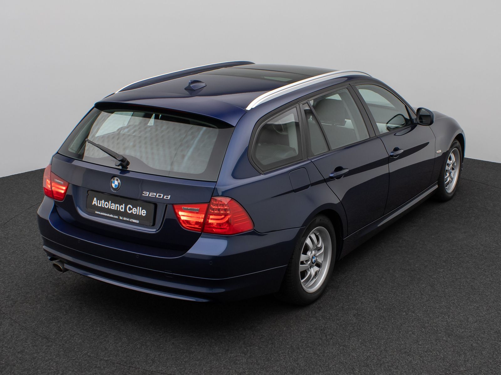 Fahrzeugabbildung BMW 320d PDC Navi Xenon Fernlichtassist Komfort AHK