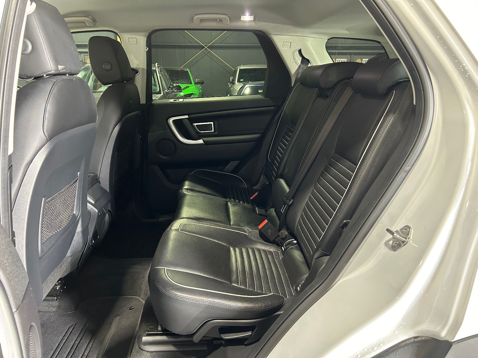 Fahrzeugabbildung Land Rover Discovery Sport SE AWD/KAMERA/NAVI/SHZ/PDC/
