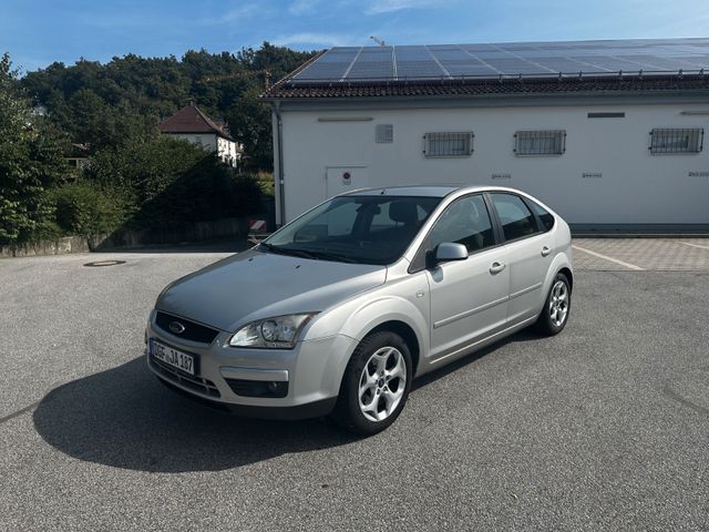 Ford Focus  2.0 Style Gasanlage Rostfrei Pdc Tempomat