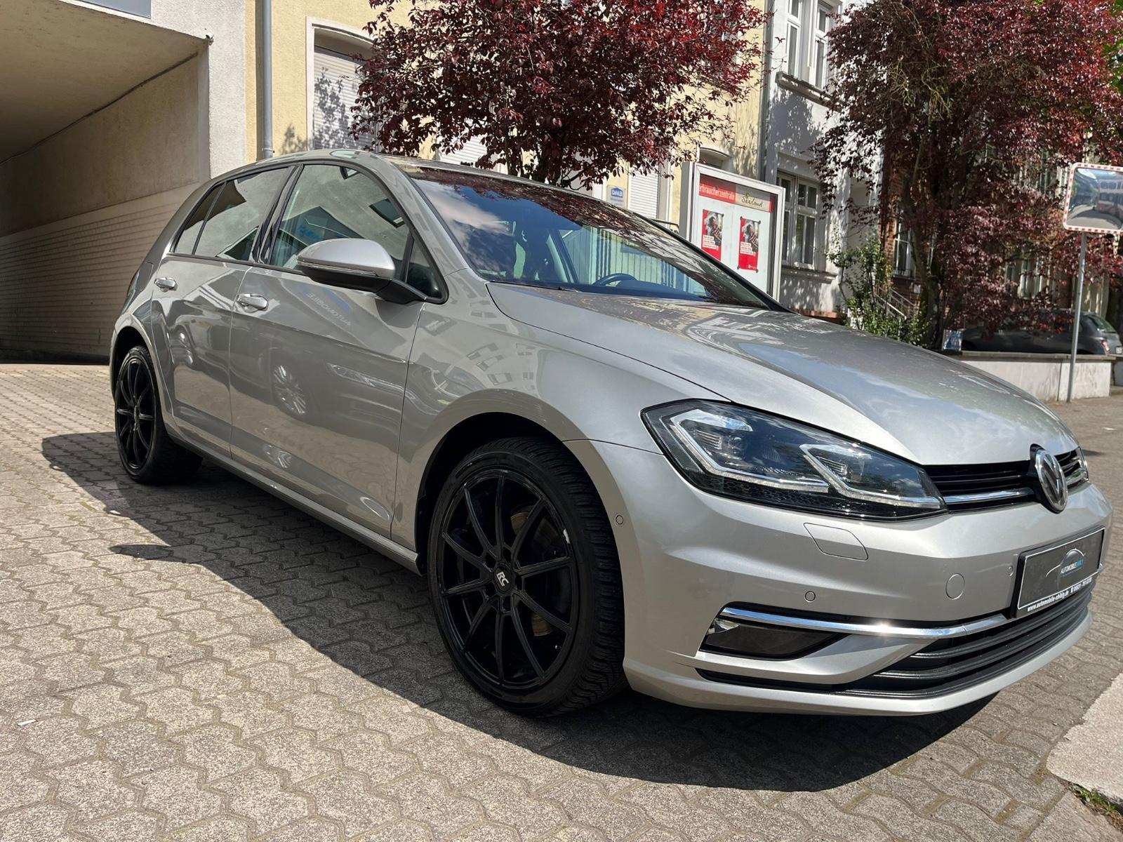 Volkswagen Golf VII Lim. Highline 2.0 TDI Aut. LED, Navi