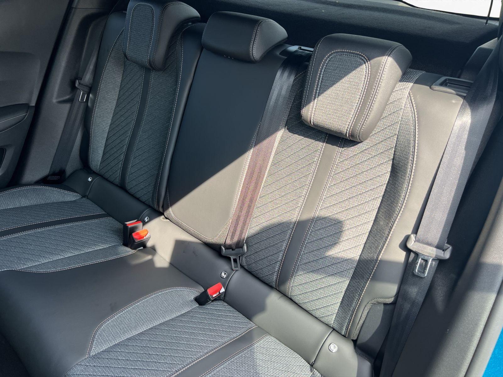 Peugeot 2008 Allure 100 Kamera vorne/hinten PDC Sitzheiz