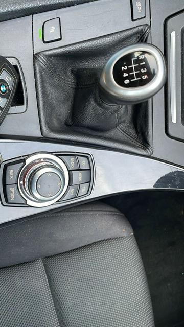 BMW 520 2011 — photo 17