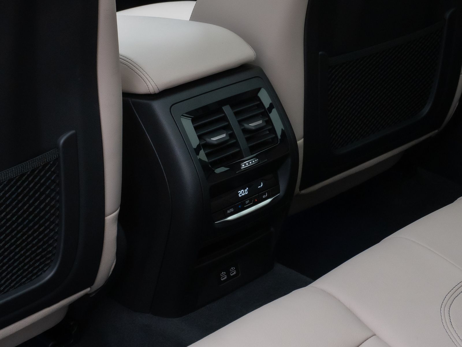 Fahrzeugabbildung BMW X3 M40i  Panorama Kamera HUD DAB H/K Komfort 20"