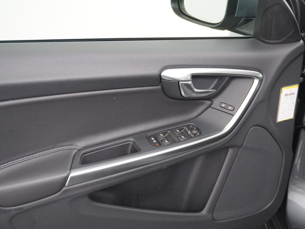 Volvo V60 1.5 T3 Summum automatik navi sitzheizung