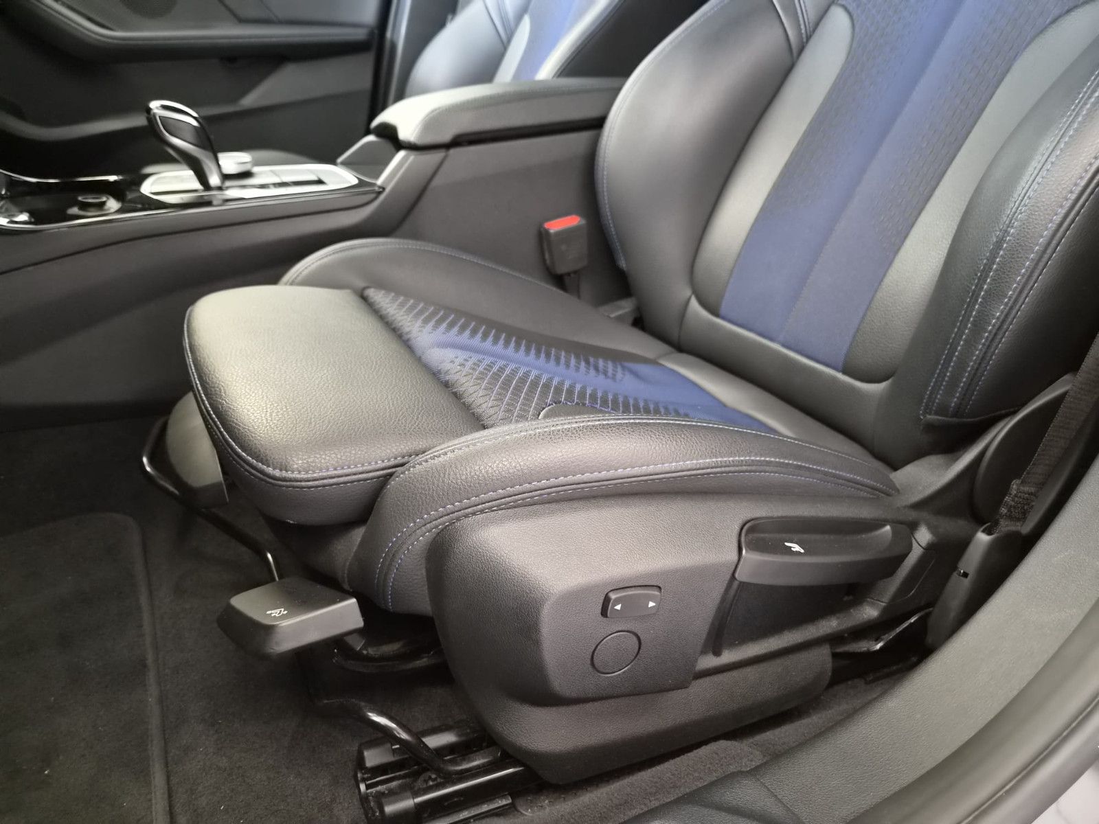 Fahrzeugabbildung BMW 120d M Sport / NAVI / KAMERA / T-LEDER