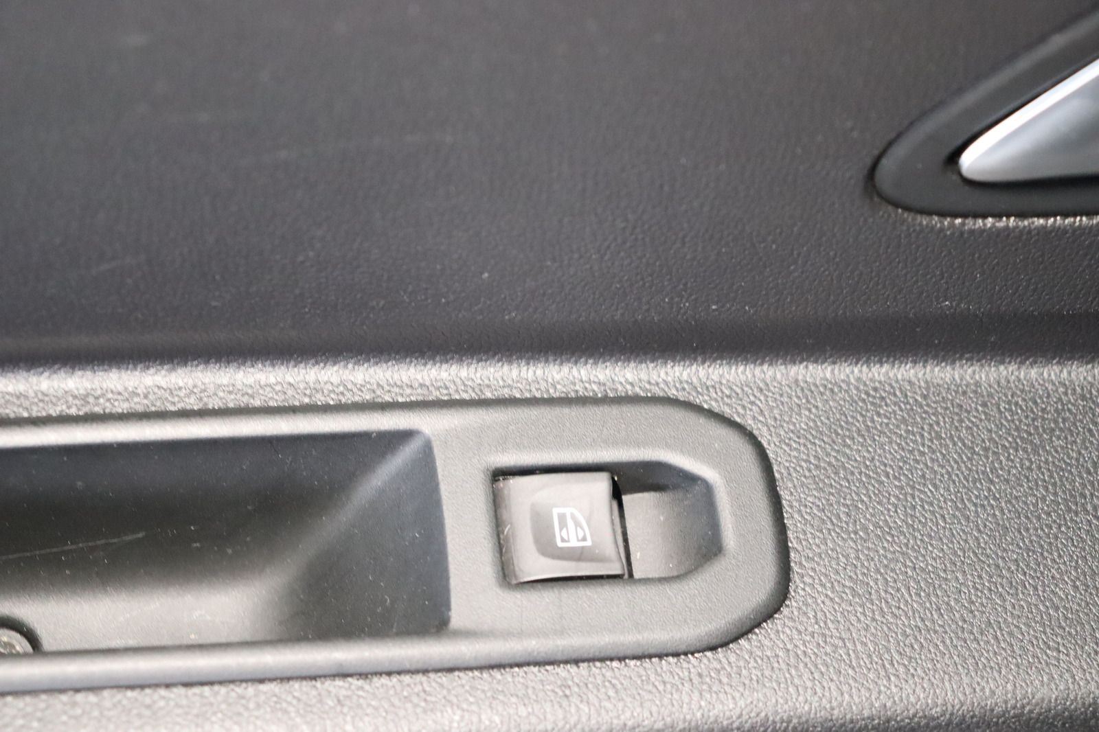 Fahrzeugabbildung Dacia Duster II 1.4 * 1. Hand * Navi * SHZ