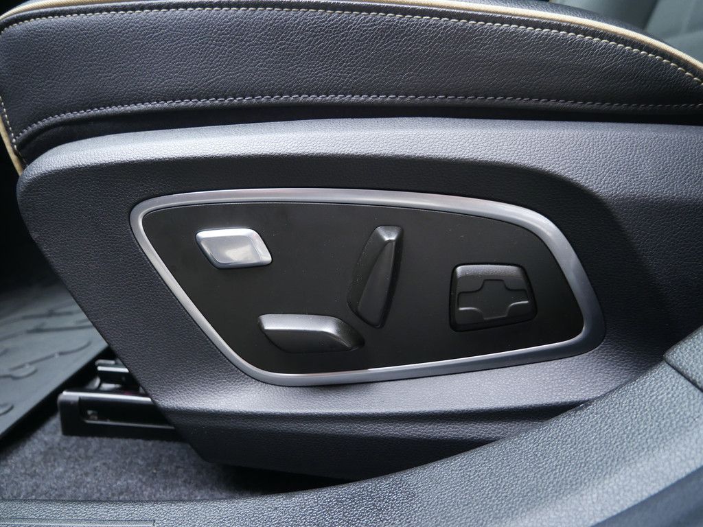 Fahrzeugabbildung Renault Megane E-Tech EV60 220 Iconic