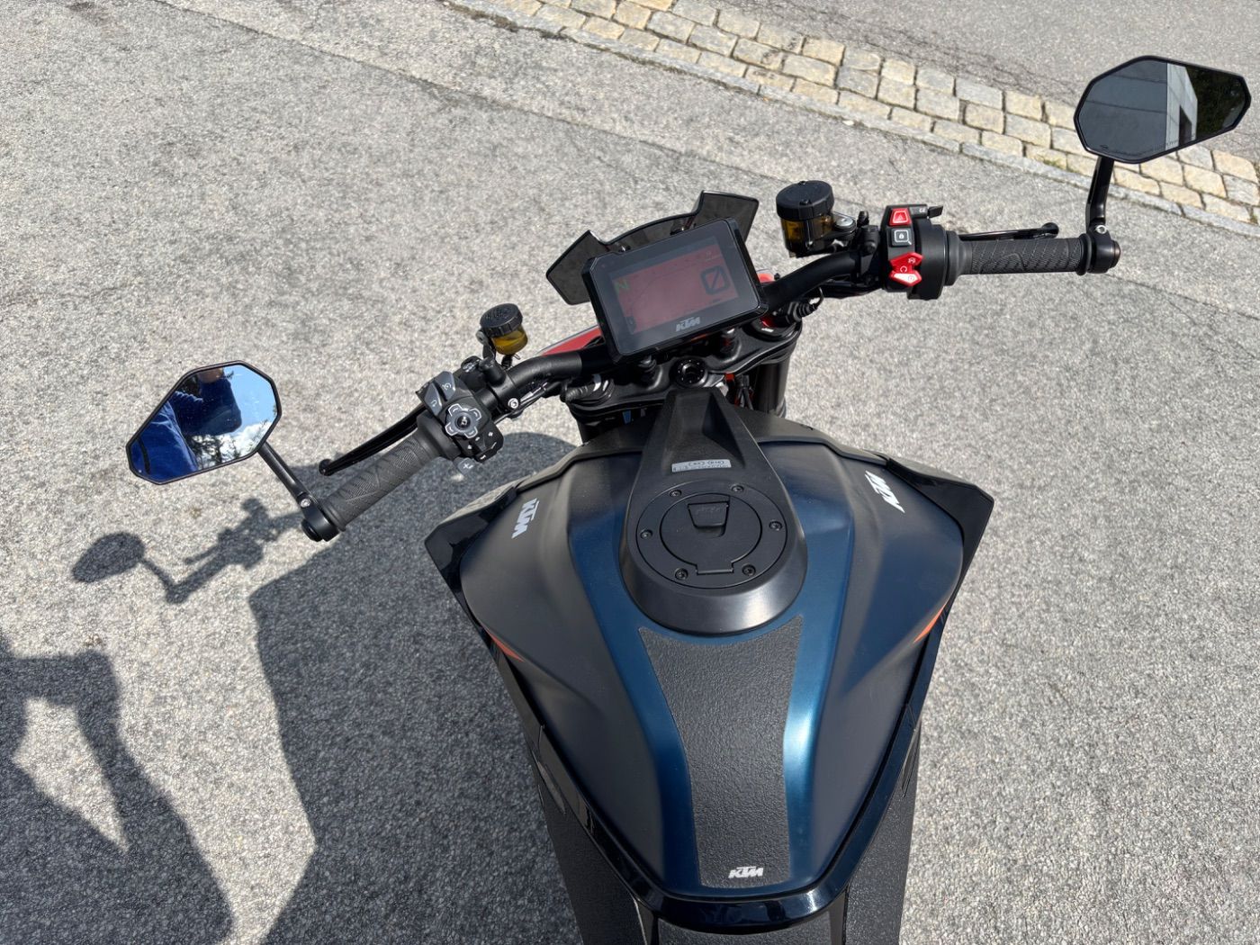 Fahrzeugabbildung KTM 1290 Super Duke R Evo Tech Pack