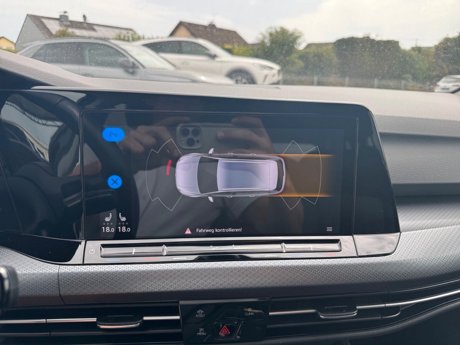 Fahrzeugabbildung Volkswagen Golf VIII Variant Life ACTIVE 1.0 eTSI