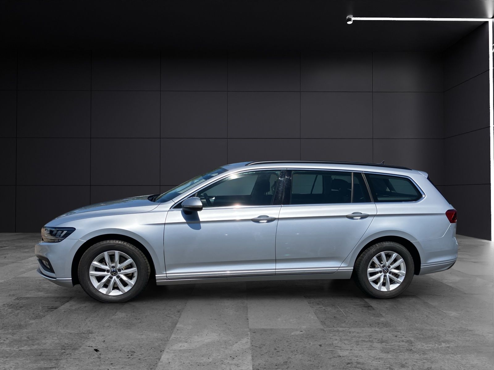 Fahrzeugabbildung Volkswagen Passat Variant TDI Business DSG LED AHK Navi ACC